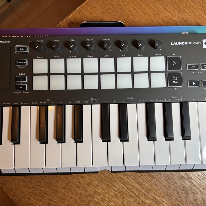 NOVATION Launchkey Mini MK3の画像